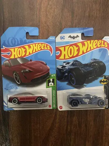 Hot Wheels 포르쉐 타이칸 터보 S 배트모빌