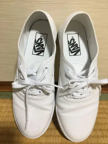 VANS 화이트 스니커즈