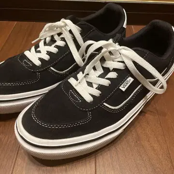 [오늘 한정 가격] VANS 블랙 스니커즈