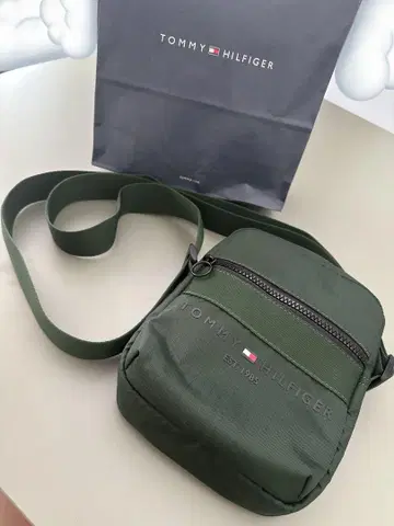 [ 새상품급 ] TOMMY HILFIGER 숄더백 그린