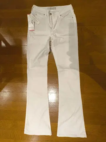 미사용 택 포함 Levi's 플레어 청바지 화이트 W28 L32