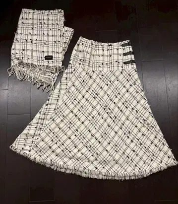 INGEBORG 롱 스커트와 스톨 세트