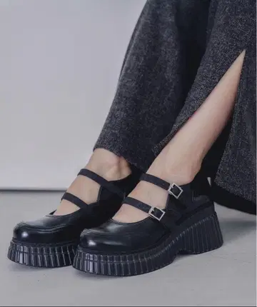 자카드 절개 멜리 제인 신발 HARE