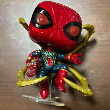 스파이더맨 아이언 수트 피규어 펀코팝 아메리칸 코믹스