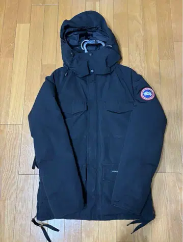 Canada Goose Arctic Program 블랙 다운 자켓