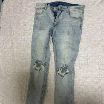 데미지 가공 라이트 블루 데님 청바지