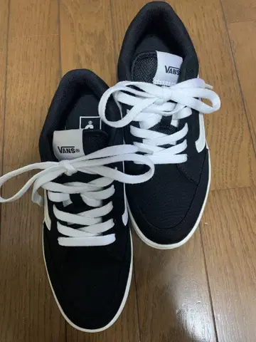 VANS 블랙 스니커즈