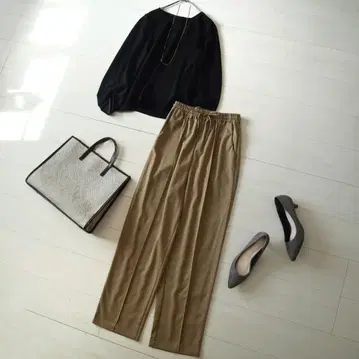 카멜 베이지 어반 리서치 미 실루엣 드로스트 핀턱 팬츠 허리밴딩