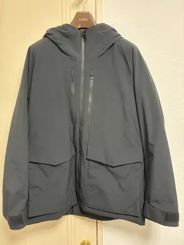 UNIQLO 하이브리드 다운 파카 블랙
