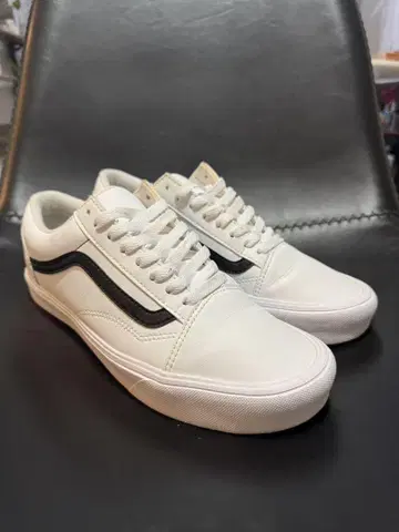 VANS 올드스쿨 울트라쿠시 라이트