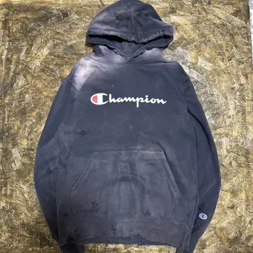 귀 페이드 & 보로 Champion 데미지 가공 블랙 후드티
