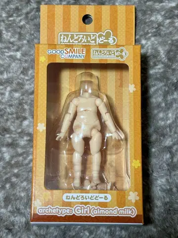 넨도로이드돌 바디 girl 아몬드 밀크 개봉 완료, 결품 있음, 덤 포함