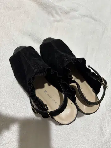 마제스틱 레곤 힐 샌들