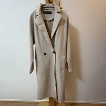 ZARA 베이지 더블 버튼 코트