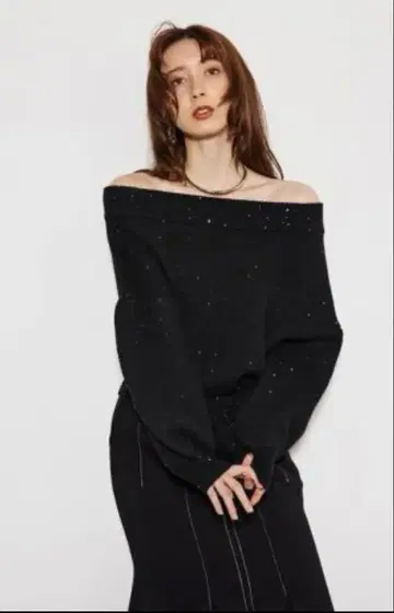 rienda 라메 믹스 오프숄더 스웨터 프리 사이즈 블랙
