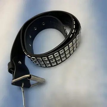 스터드 장식 블랙 가죽 벨트