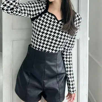 RESEXXY 하트넥 래글런 니트탑