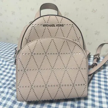 MICHAEL KORS 핑크 백팩