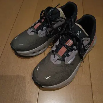 On cloudrunner2 WP 러닝화 그레이/블랙