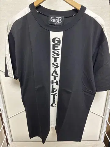 GESTS 스트라이프 디자인 T셔츠