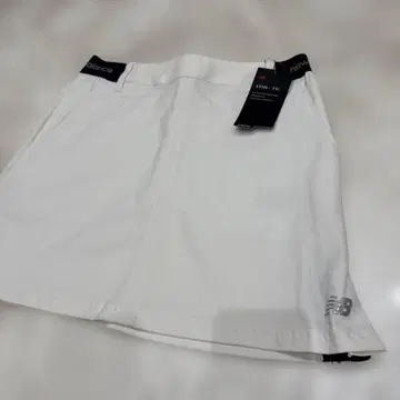 택 포함 미사용 새상품 뉴발란스 애슬레틱 화이트 스커트