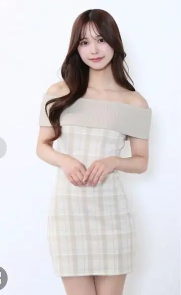 eatme Back 컷 아웃 체크 원피스 베이지
