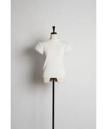 tocco closet 퍼 슬리브 절개 니트 풀오버 화이트