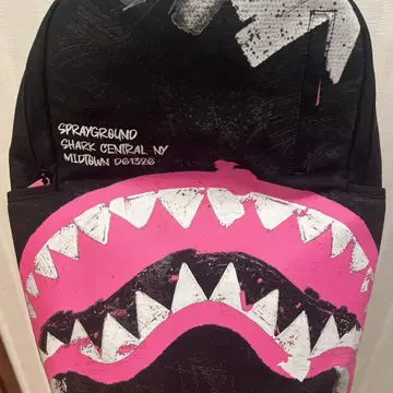 SPRAYGROUND 상어 디자인 백팩