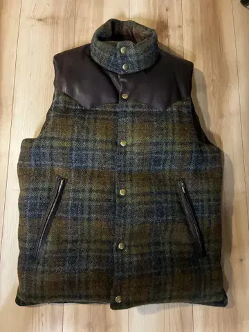 Harris Tweed 에디피스 다운 베스트 체크 무늬