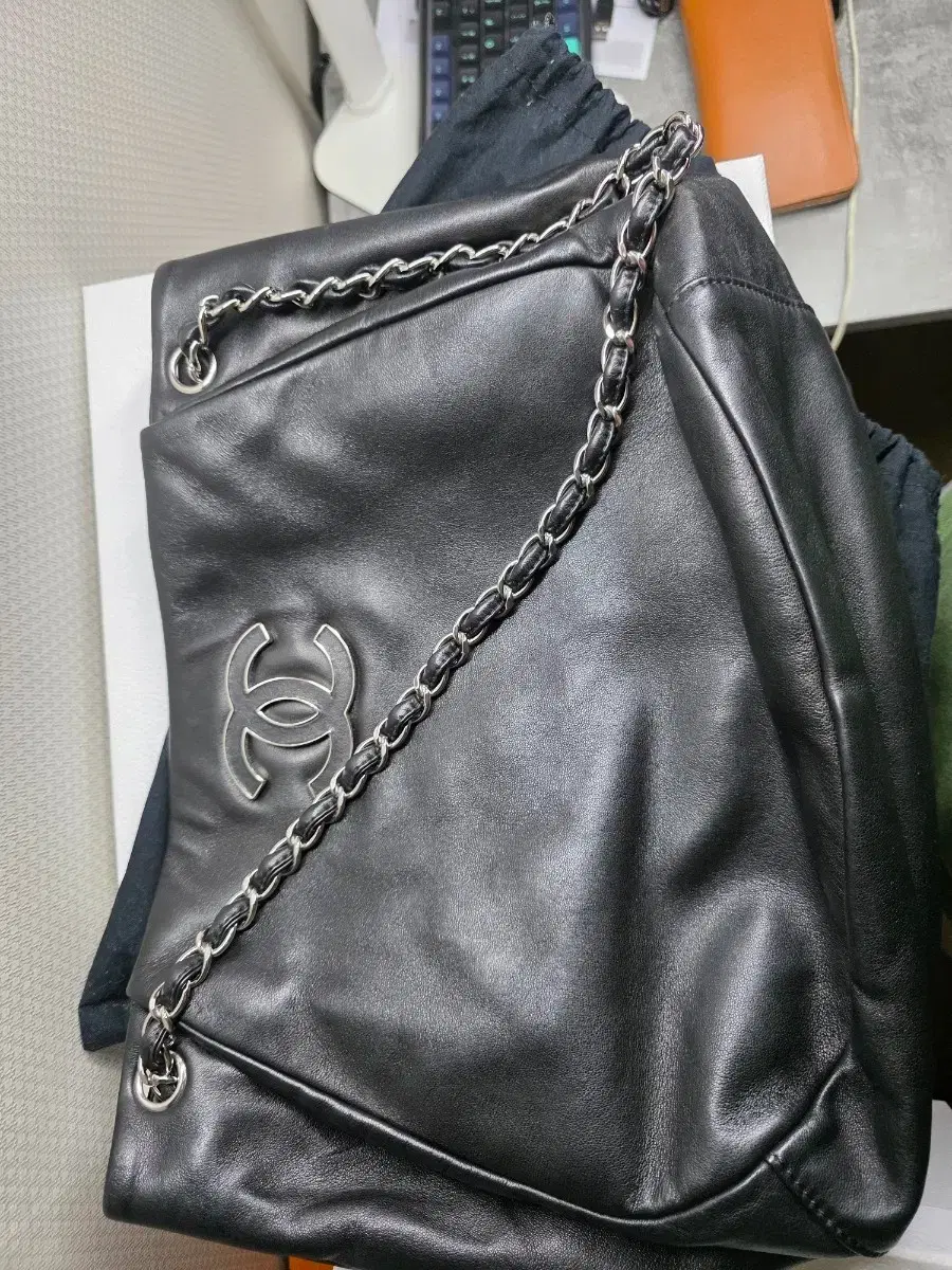 Chanel Caviar Skin Black Chain Shoulder Bag SS Grade