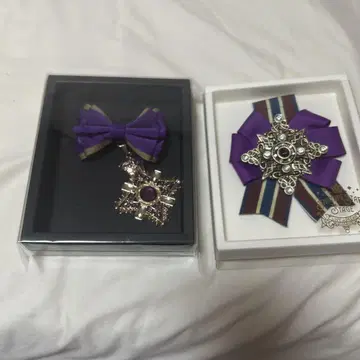 우타프리 모티브 브로치 이치노세 토키야