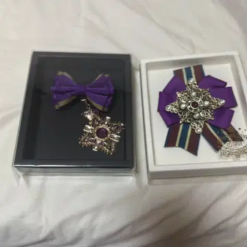 우타프리 모티브 브로치 이치노세 토키야