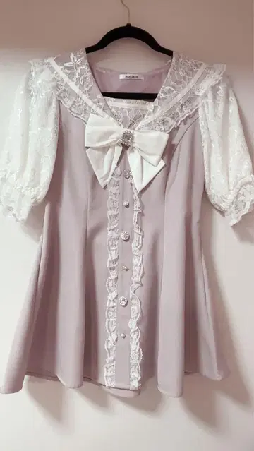 [ 새상품 ] 노에미 NOEME 반짝이는 비쥬 세일러 셋업 핑크