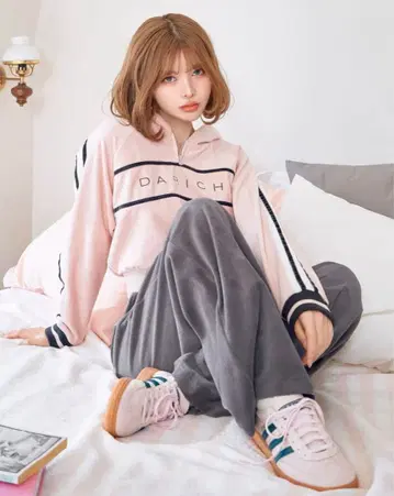Darich (다리치) 라인 벨로아 숏 후디