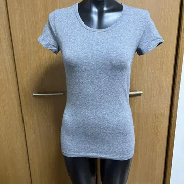 새상품급 아르마니 그레이 반팔 T셔츠