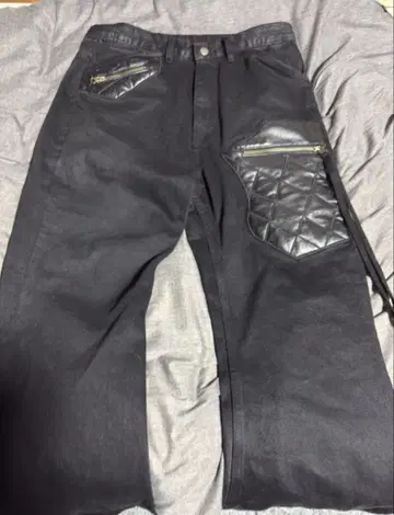 EMOSTANCECLUB FLARE JEANS