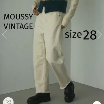 [ 새상품 ] moussy 데님 청바지 루즈 스트레이트 28 밑단 컷팅