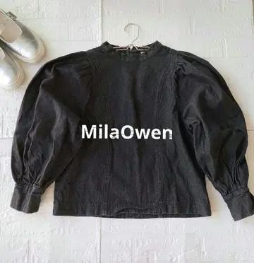 미라 오웬 MilaOwen 데님 원단 퍼프 슬리브 상의