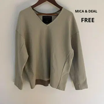 새상품급 MICA & DEAL 베이지 V넥 긴팔 니트 FREE 일본제
