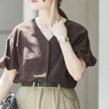 V넥 반팔 블라우스 브라운 프리
