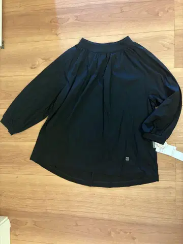 세라비 블랙 블라우스