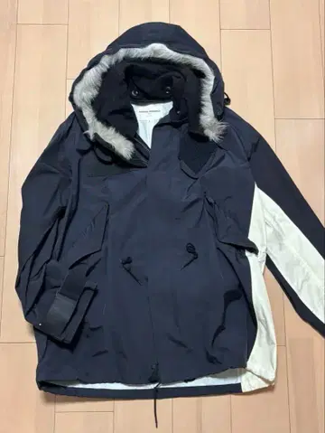 GENERAL RESEARCH 모즈 코트 L 블랙/화이트