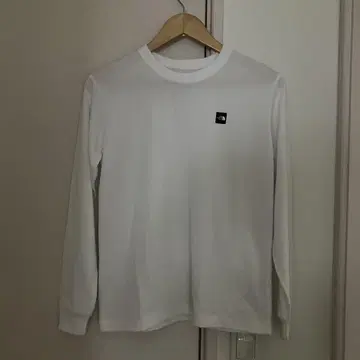 1회 착용 THE NORTH FACE 롱 슬리브 스몰 박스 로고 티