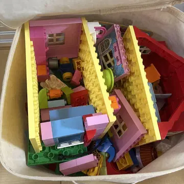 컬러풀한 LEGO 블록 세트 듀플로