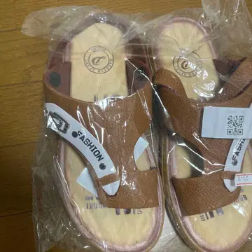 브라운 샌들 합성 피혁