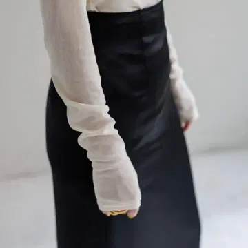 NEAU 새틴 스트레이트 스커트 블랙