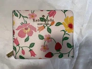 kate spade 플라워 프린트 이단 접이식 지갑