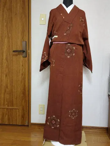 성인 여성에게 어울리는 시크한 꽃무늬 자수 명주 미사용!