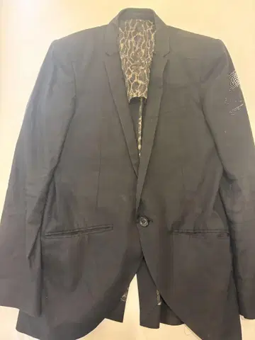 스컬 디자인 블랙 테일러드 자켓 44 로엔