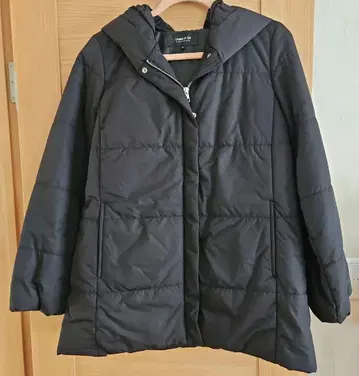 COMME CA ISM 후드 부착 퀼팅 자켓 블랙